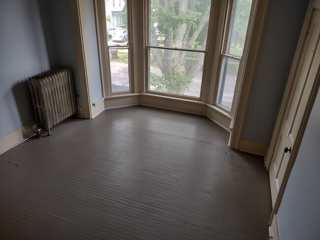 Foto del edificio - 347 W Hill St