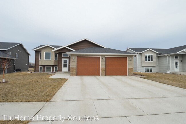 Building Photo - 4 br, 3 bath House - 5507 Madison Circle