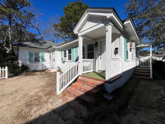 Building Photo - 508 29th Ave N