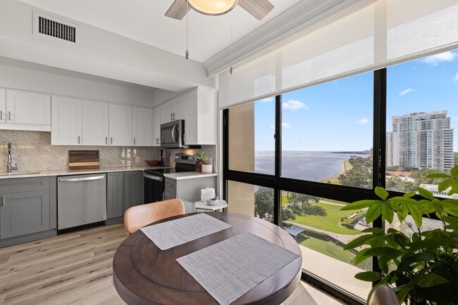 Building Photo - Ceiling to Floor Bayshore Views at The Mon...