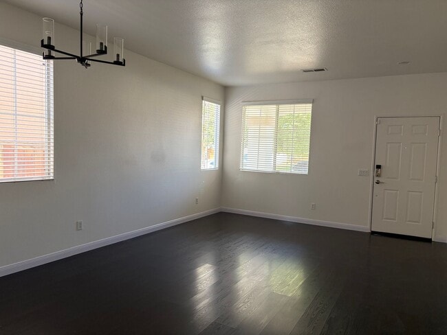 Building Photo - SINGLE STORY HOME LEASE AVAILABLE IN MENIFEE!!!