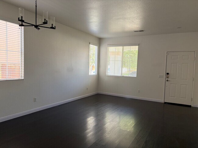 Foto del edificio - SINGLE STORY HOME LEASE AVAILABLE IN MENIFEE!!!