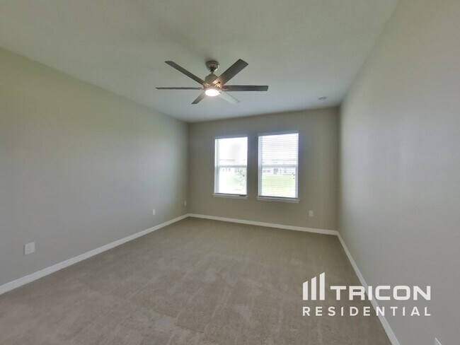 Building Photo - 13439 Palmera Vista Dr