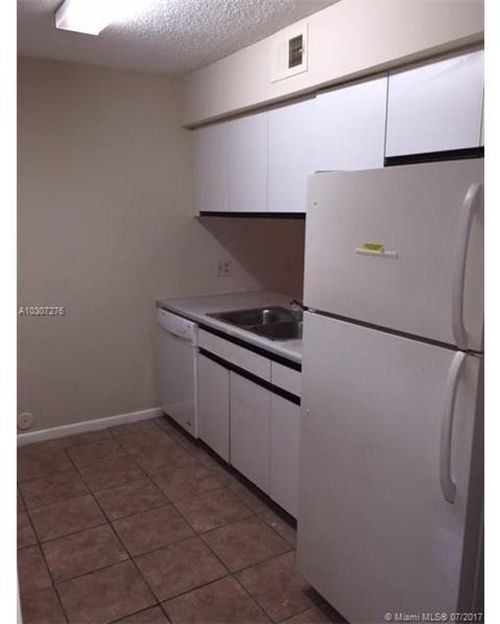 Foto del edificio - 8606 SW 3rd St