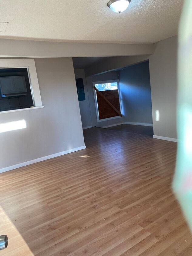 Foto principal - Very Nice 4BD/2BA Home