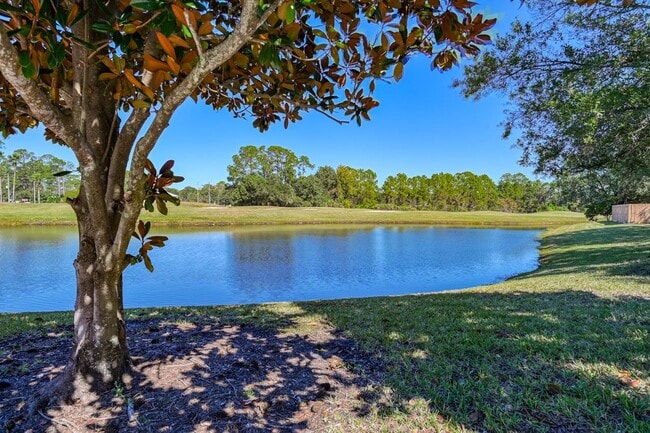Building Photo - 625 Fairway Dr