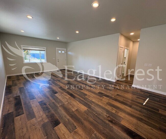 Foto del edificio - Three Bedroom, Two Bathroom Home in Eastgate