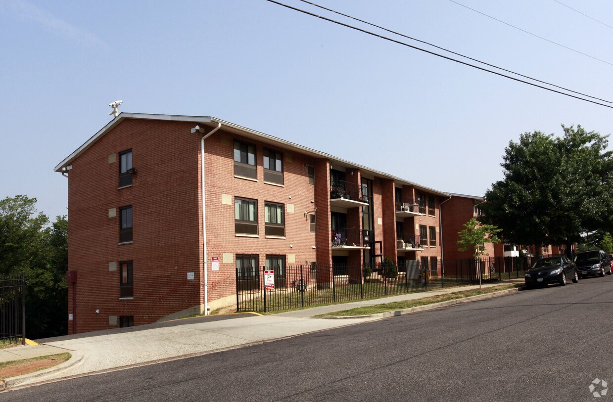 Atlantic Terrace Apartments Washington Dc Apartments Com