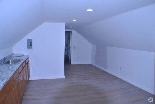 Building Photo - 3 Portina Rd