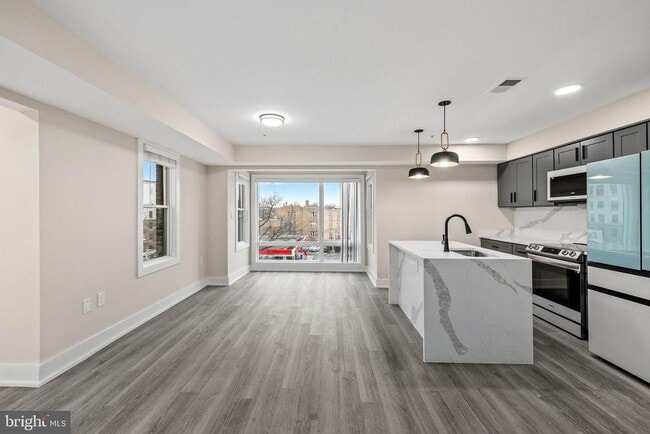 Foto del edificio - 3517 14th St NW