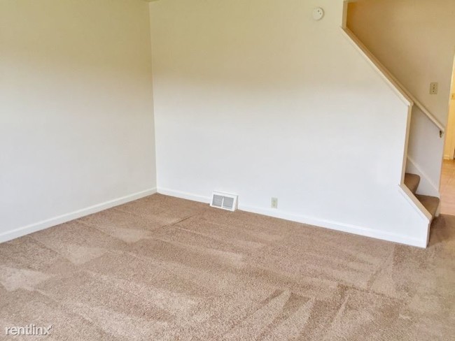 Building Photo - 2 br, 1 bath Townhome - 413 Lincoln Avenue