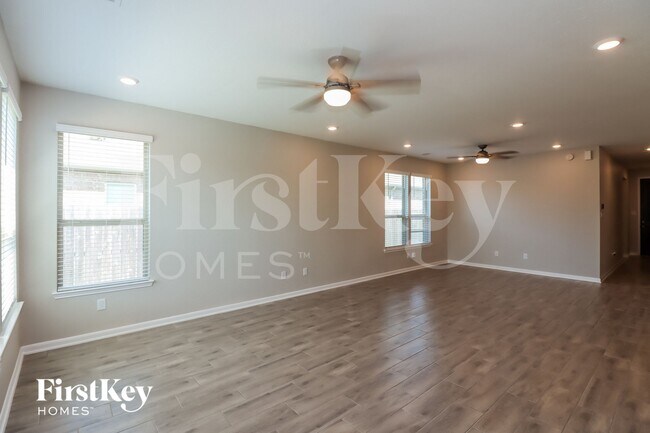 Foto del edificio - 22235 Davenport Downs Ln
