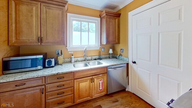 Foto del edificio - 20 Hilliard St NE