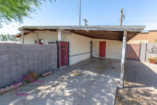 Building Photo - 333 N Dobson Rd - 3 BR, 2 BA - NO HOA!!!