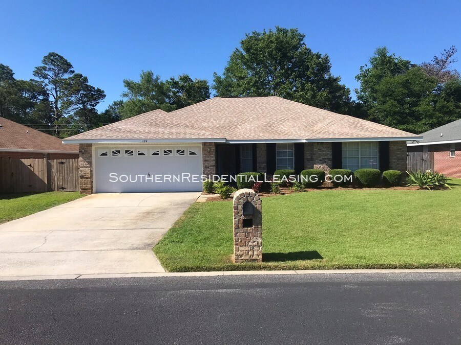 Foto principal - 124 Beacon Way ~By Southern