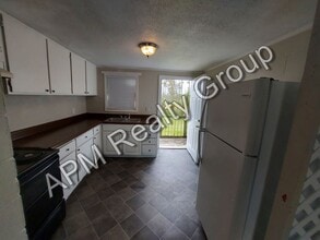 Building Photo - 2718 Howell Ct
