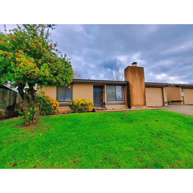 Foto del edificio - 4090-4094 N. Feland Ave.