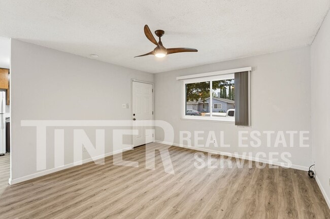 Building Photo - 3729 Moonbeam Dr