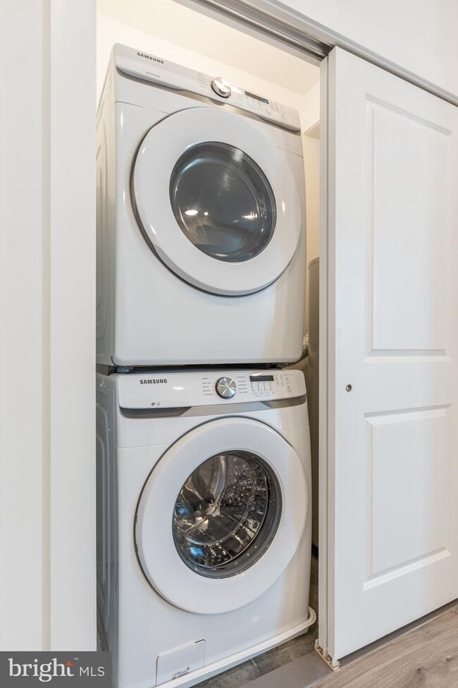 Building Photo - 1423 N 8th St