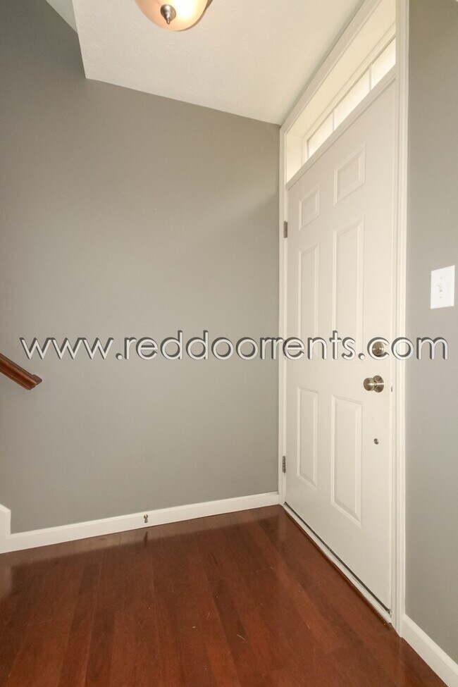 Foto del edificio - Coming Soon! Desirable Downtown Carmel