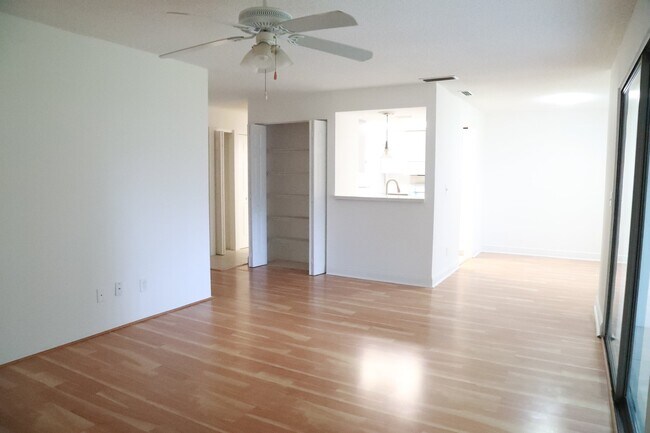 Foto del edificio - 306 Palm Coast Pkwy NE
