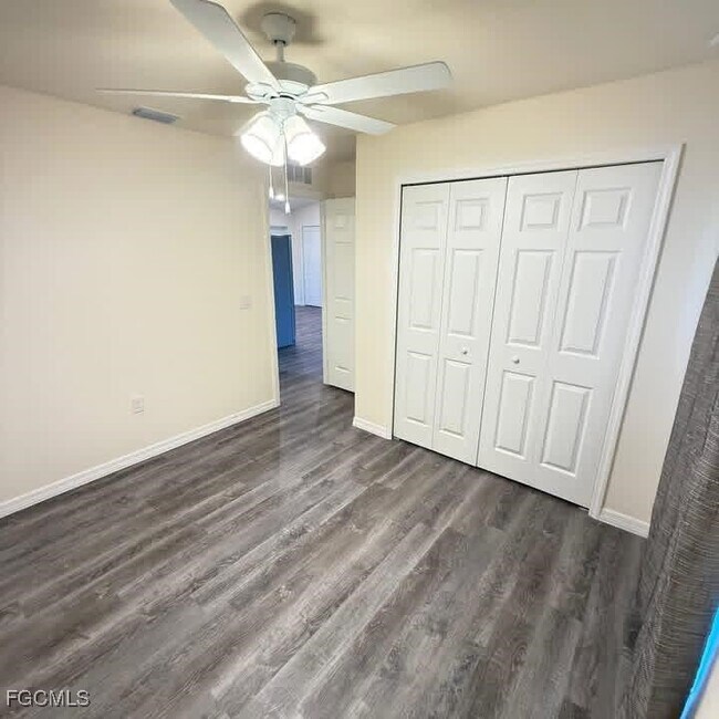 Foto del edificio - 575 Oakshire Ln