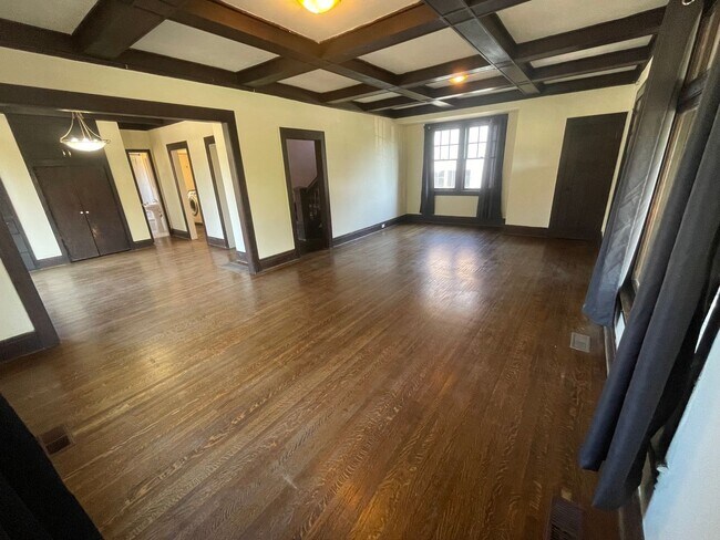 Foto del edificio - 1030 W Spofford Ave