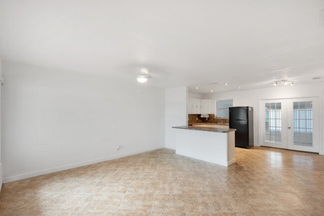 Building Photo - 3101 N 66th Ave