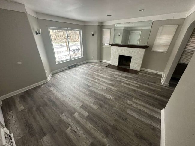 Building Photo - 14753 St Marys St