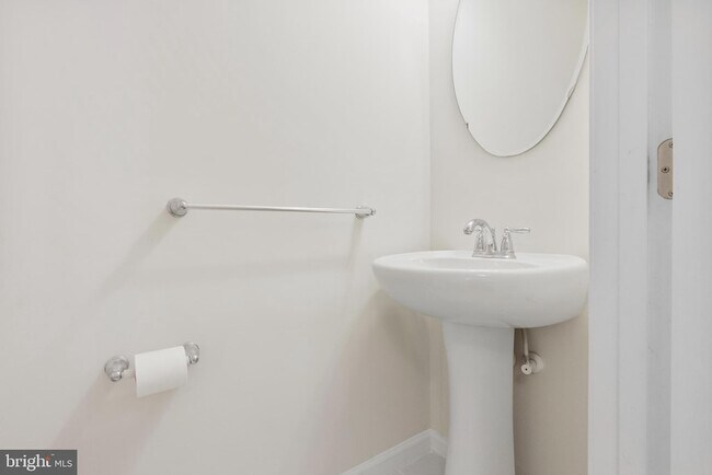 Foto del edificio - 407 Susan Cir