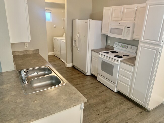 Building Photo - 501 Gibson Dr