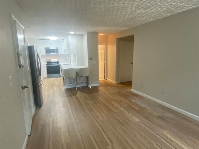 Building Photo - 1409 River St