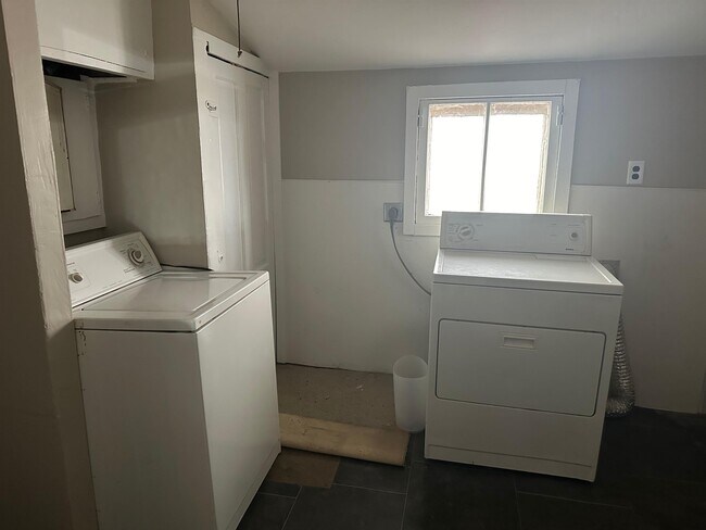 Foto del edificio - 962 Lakeview Dr