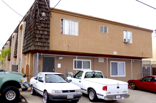 Building Photo - 2605 Highland Ave