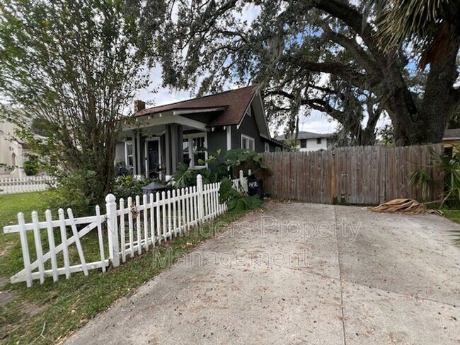Building Photo - 1568 Naldo Ave