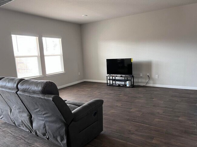 Foto del edificio - 14220 Boquist Dr