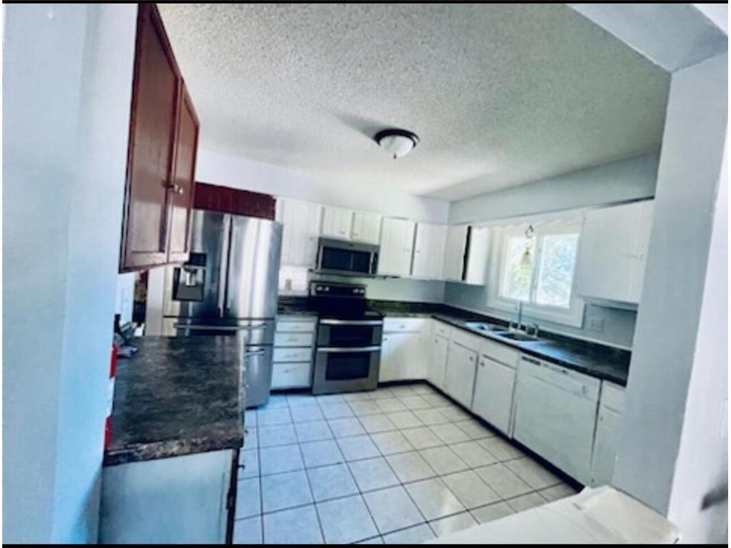 Primary Photo - 504 Crestview Dr S