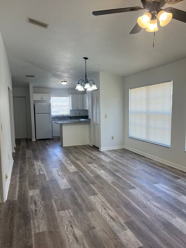 Building Photo - 10770 US-19