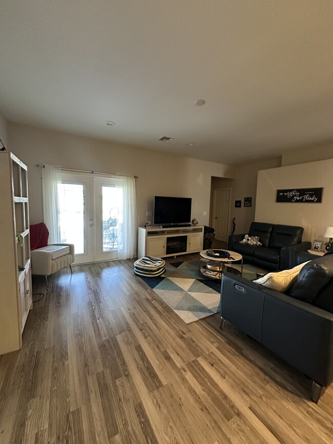 Foto del edificio - 6020 Highlands Grace Blvd