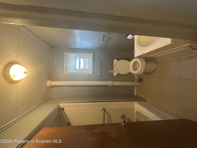 Building Photo - 1849 Clearview St