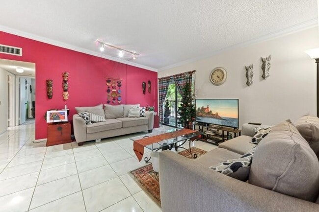 Building Photo - 15500 Lakes of Delray Blvd