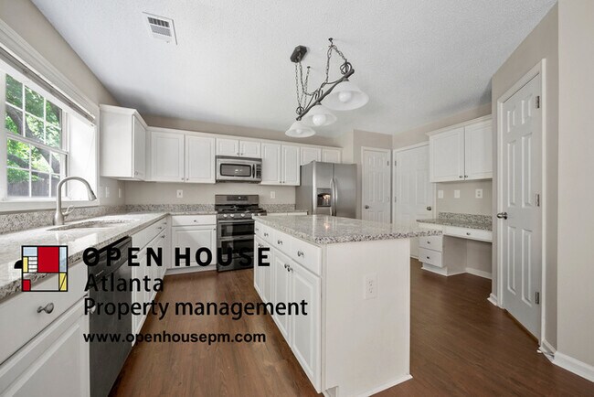 Building Photo - 13040 Carriage Park Ln, Johns Creek