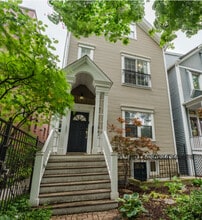 Building Photo - 1110 W Wolfram St
