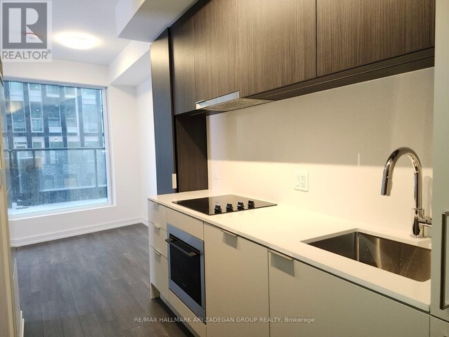 Building Photo - 89 Church St