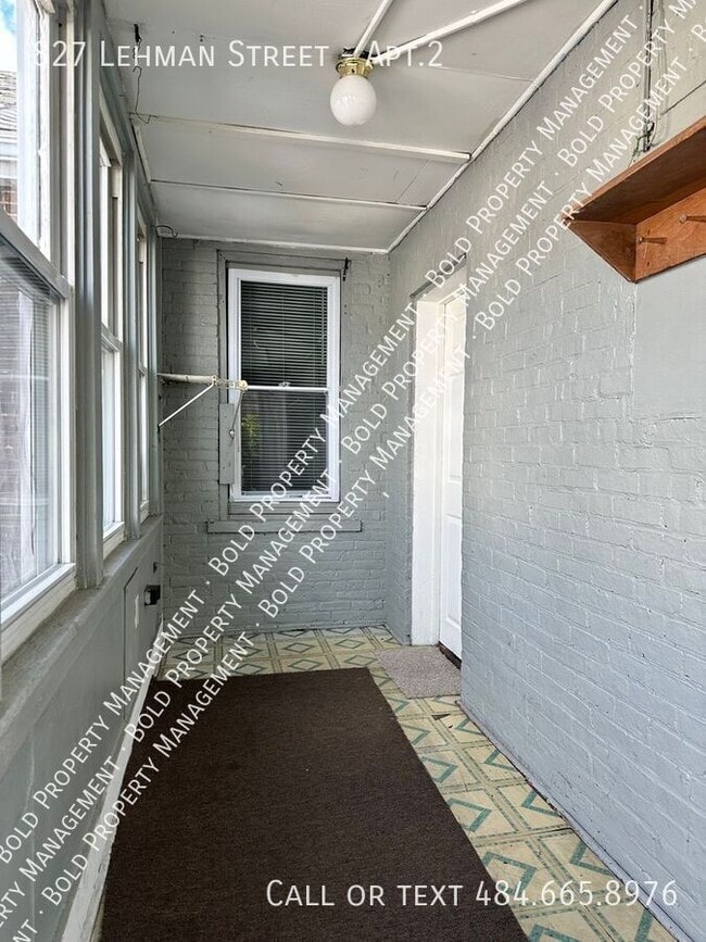 Foto del edificio - 827 Lehman St