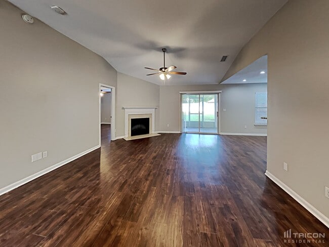 Building Photo - 246 Fort Milton Dr