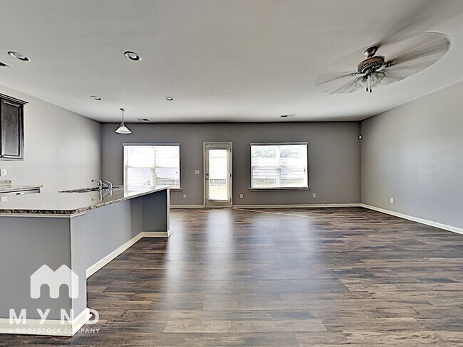 Foto del edificio - 280 Hill Crest Cir