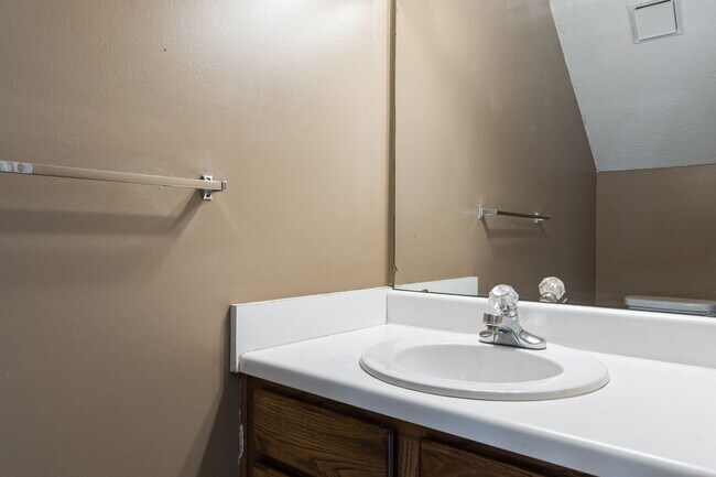 Foto del edificio - 5049 Falling Creek Ln