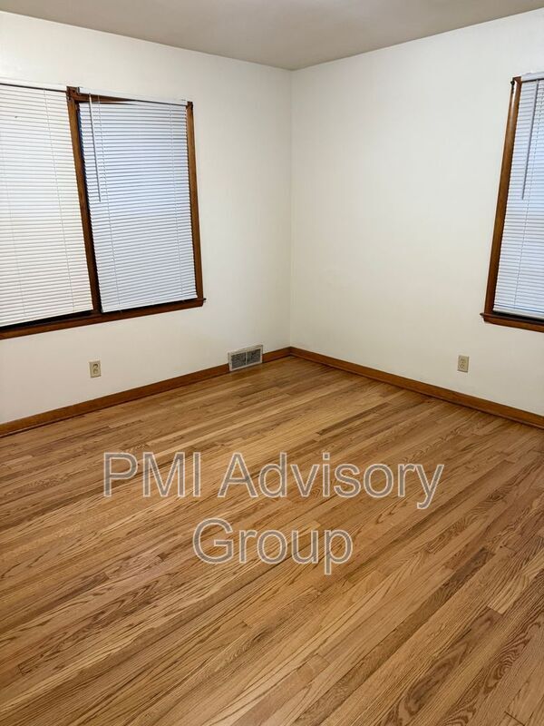 Foto del edificio - 1745 SW Mission Ave