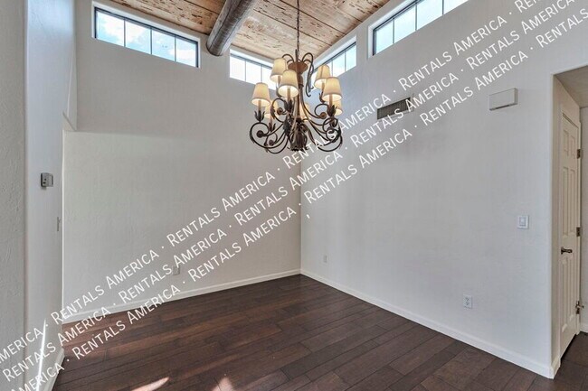 Foto del edificio - 10698 N Thunder Hill Pl